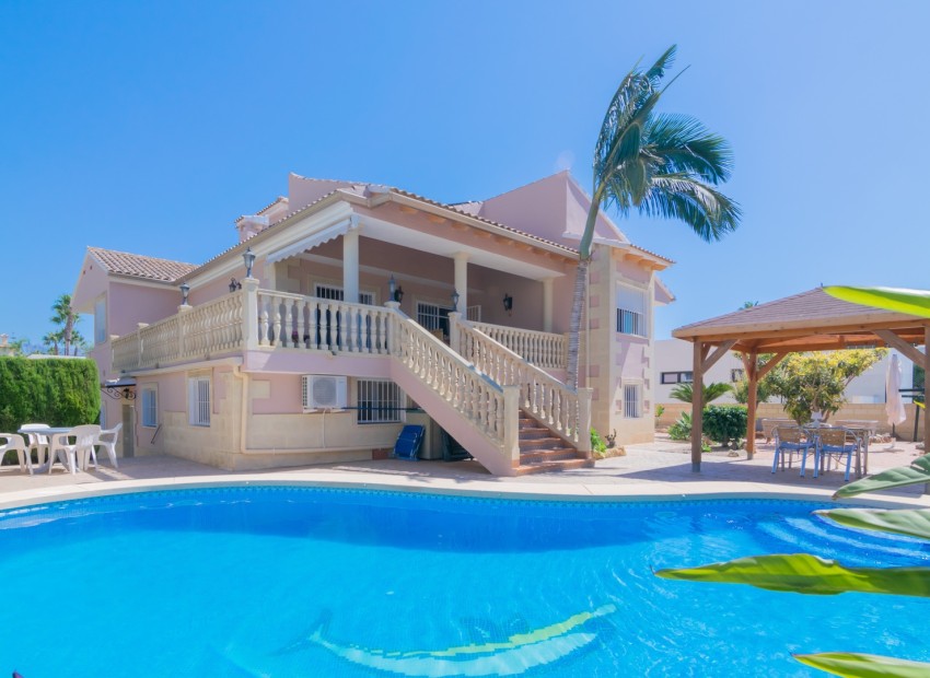 Endursala - Einbýli -
Albir, Alfaz & Altea - Alfaz del Pi