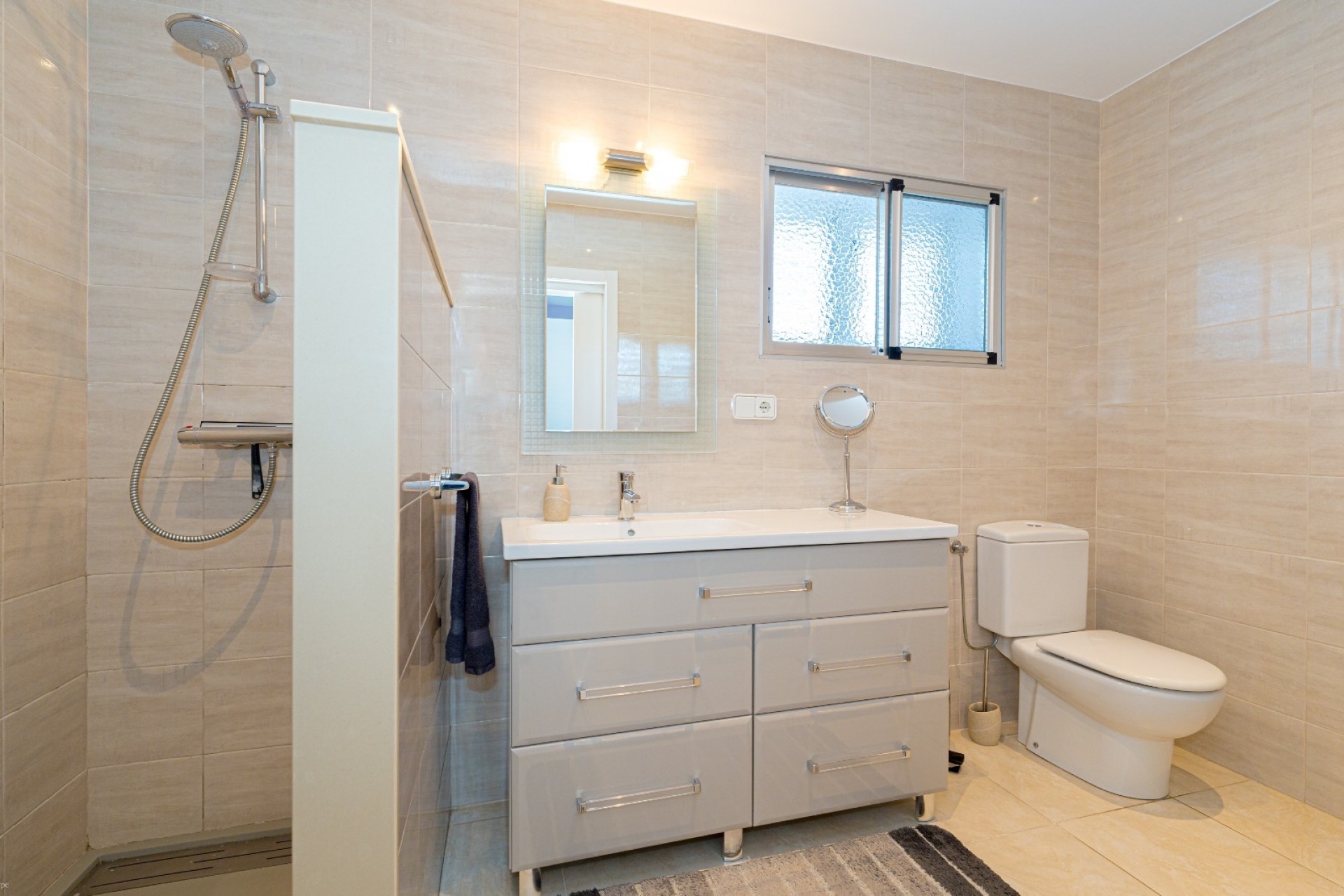 Endursala - Einbýli -
La Nucia/Polop - La Nucia