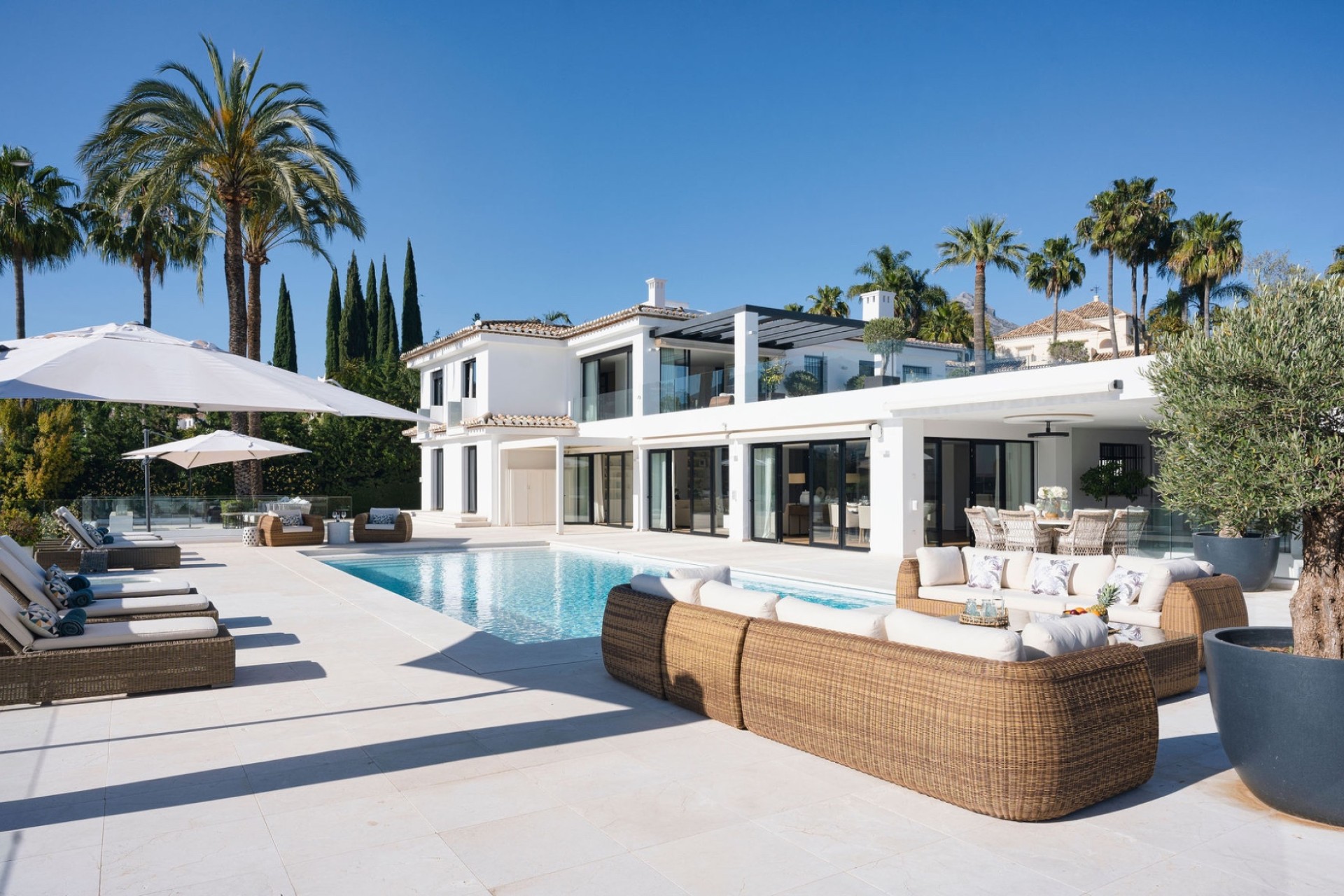 Endursala - Einbýli -
Málaga/Marbella - Marbella