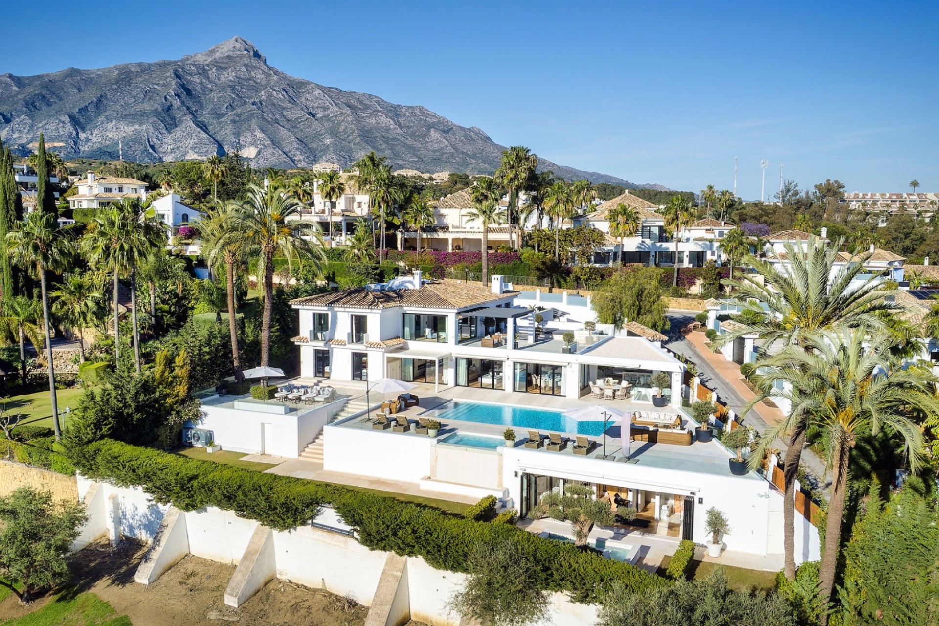 Endursala - Einbýli -
Málaga/Marbella - Marbella