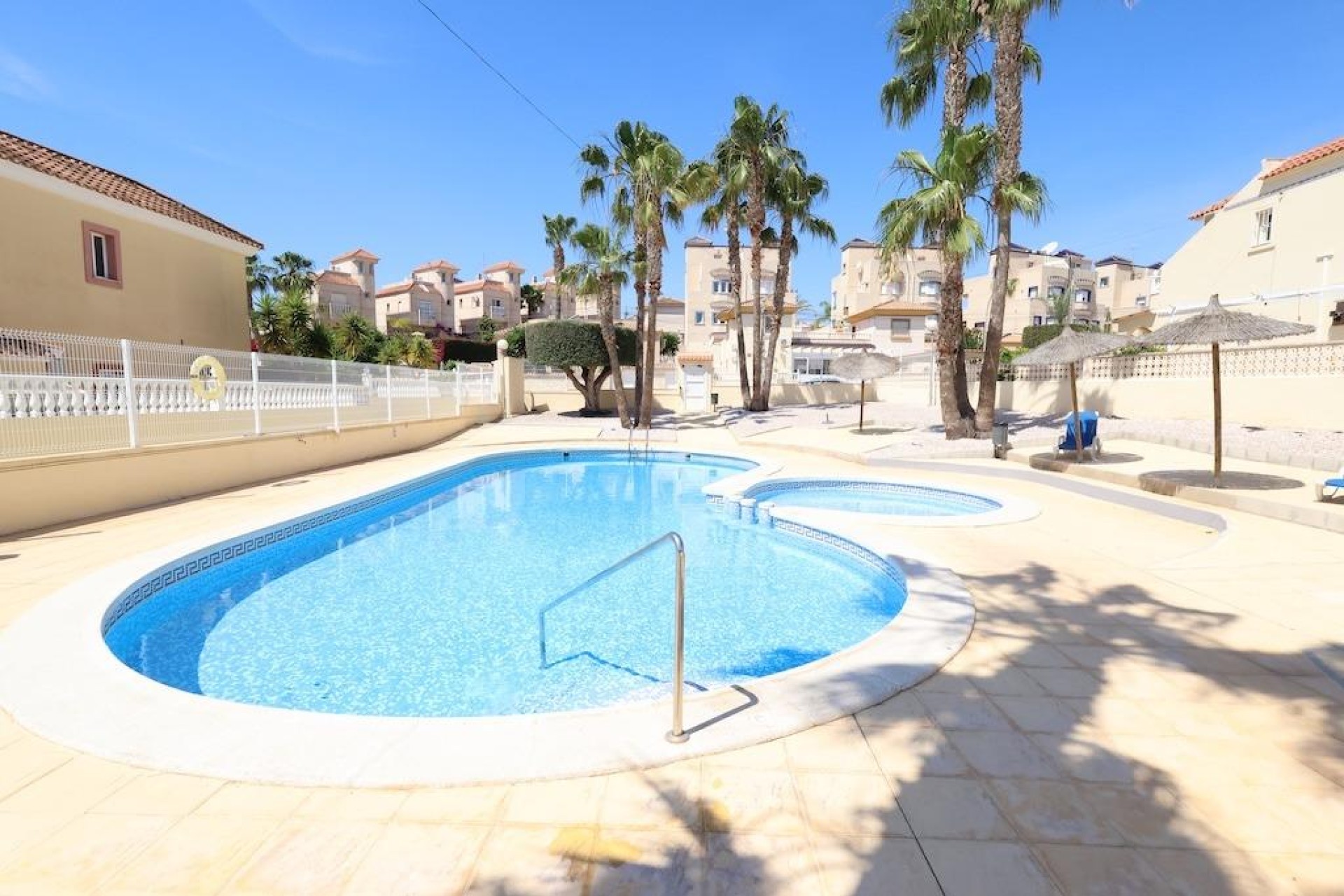 Herverkoop - Bungalow -
San Miguel de Salinas - Las filipinas