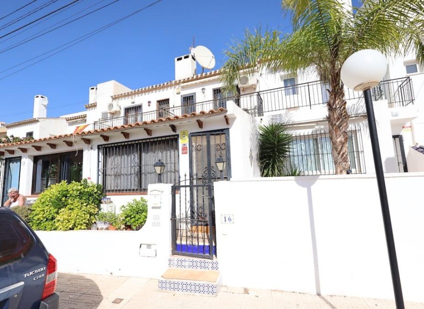 Herverkoop - Geschakelde woning -
San Miguel de Salinas - Villamartín