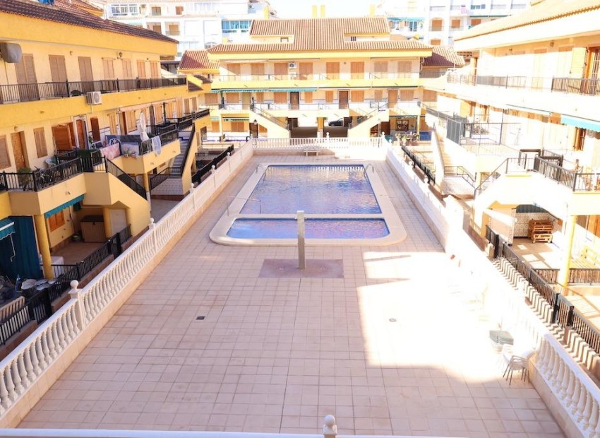 Herverkoop - Studio -
Torrevieja - La Mata