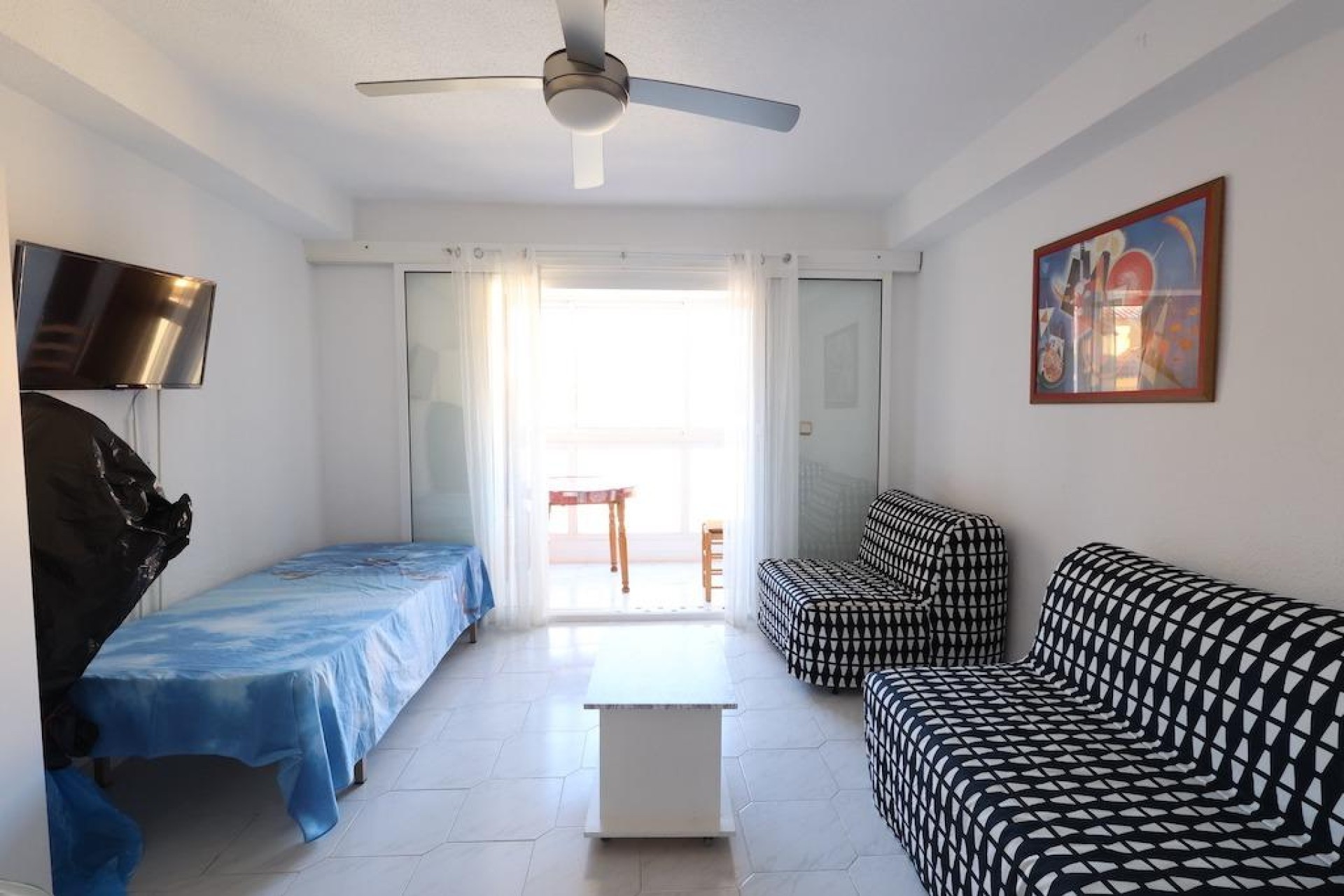 Herverkoop - Studio -
Torrevieja - La Mata