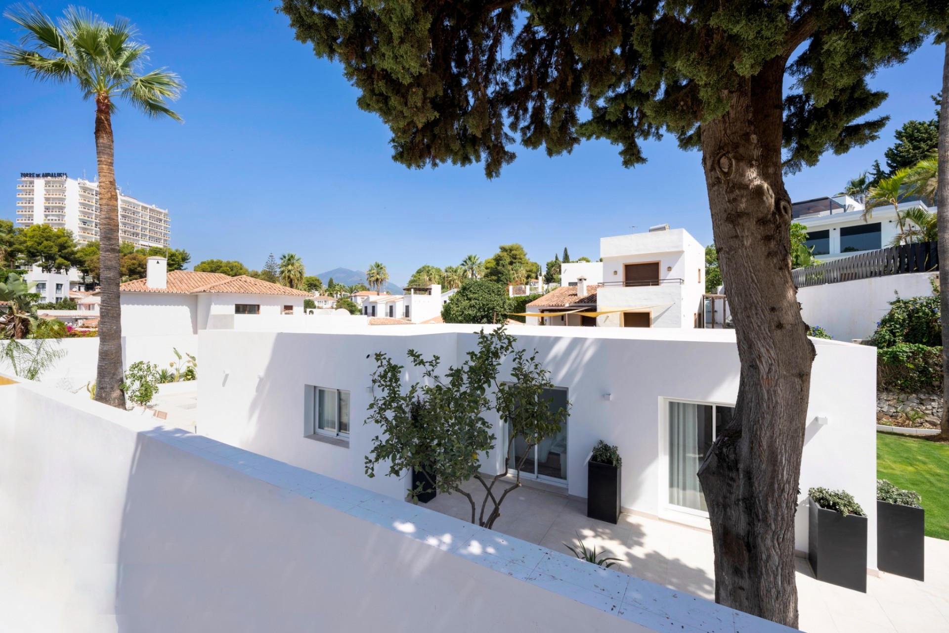 Herverkoop - Villa -
Málaga/Marbella - Marbella
