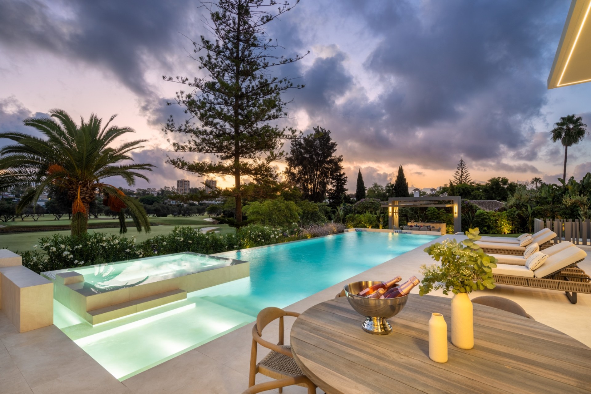 Nýbygging - Einbýli -
Málaga/Marbella - Marbella