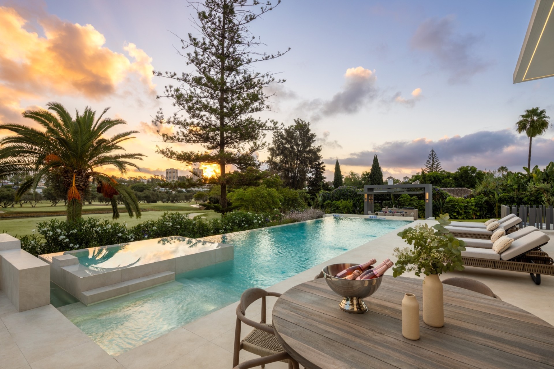 Nýbygging - Einbýli -
Málaga/Marbella - Marbella