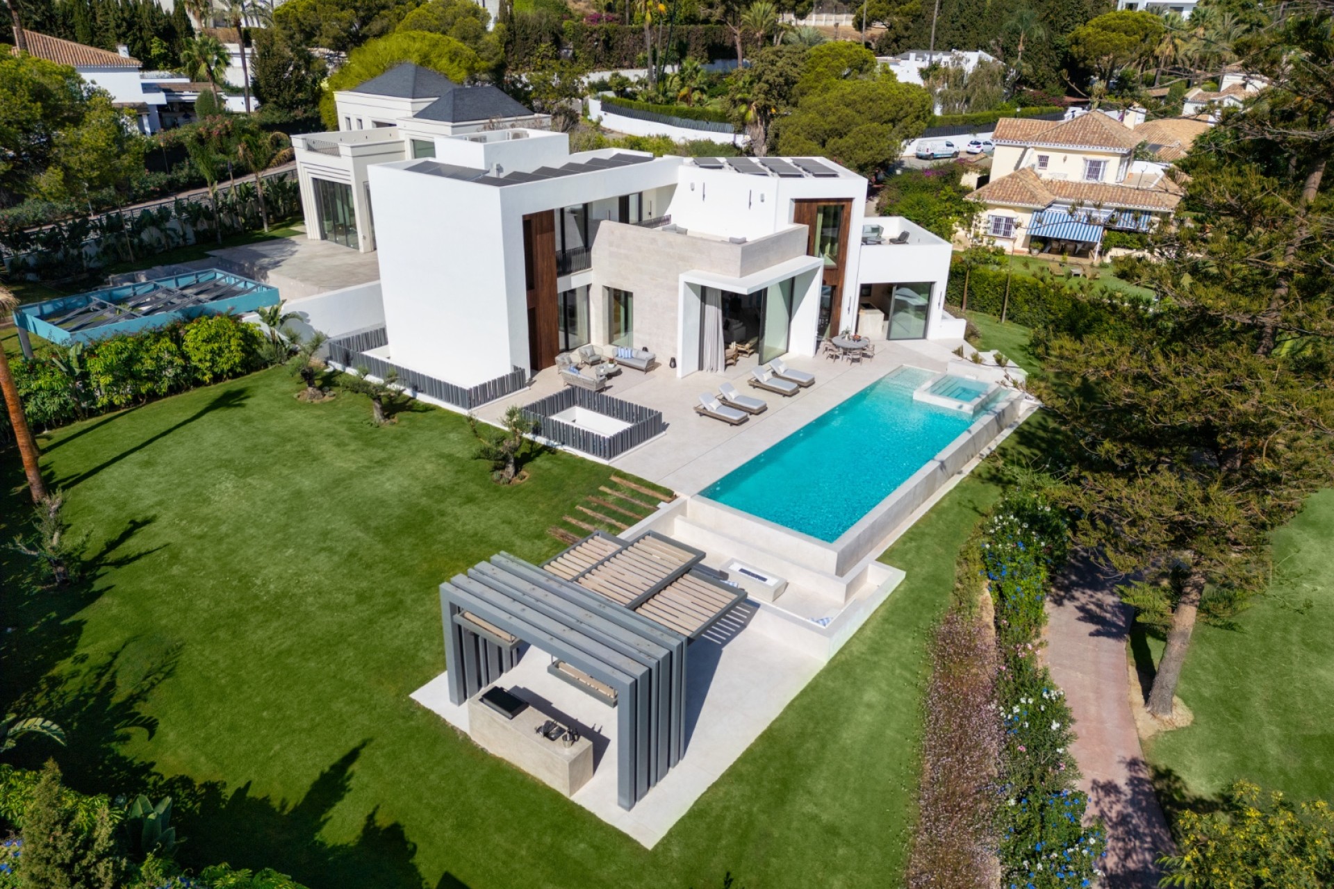 Nýbygging - Einbýli -
Málaga/Marbella - Marbella