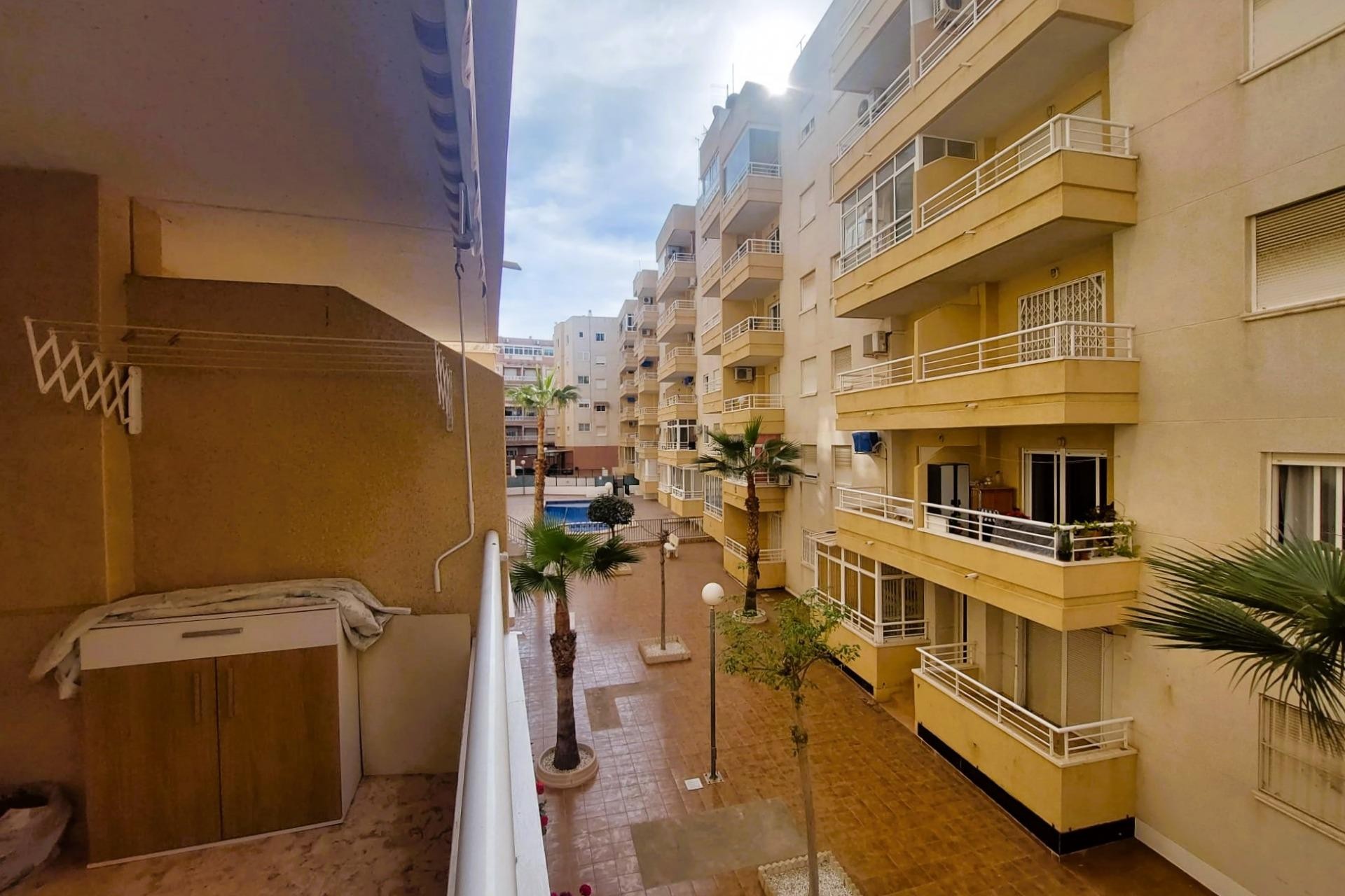 Resale - Apartment / flat -
Torrevieja - Centro