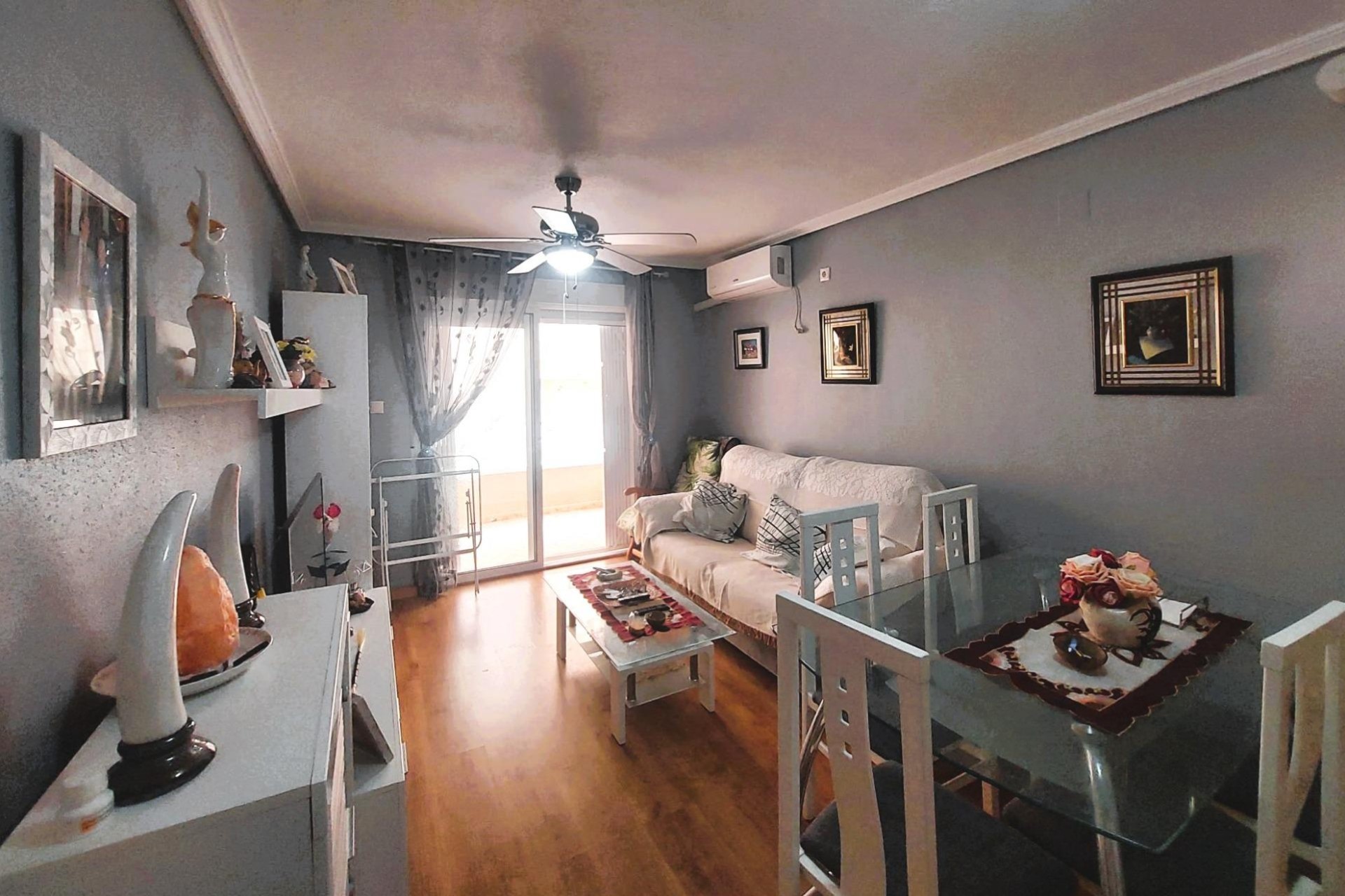 Resale - Apartment / flat -
Torrevieja - Centro
