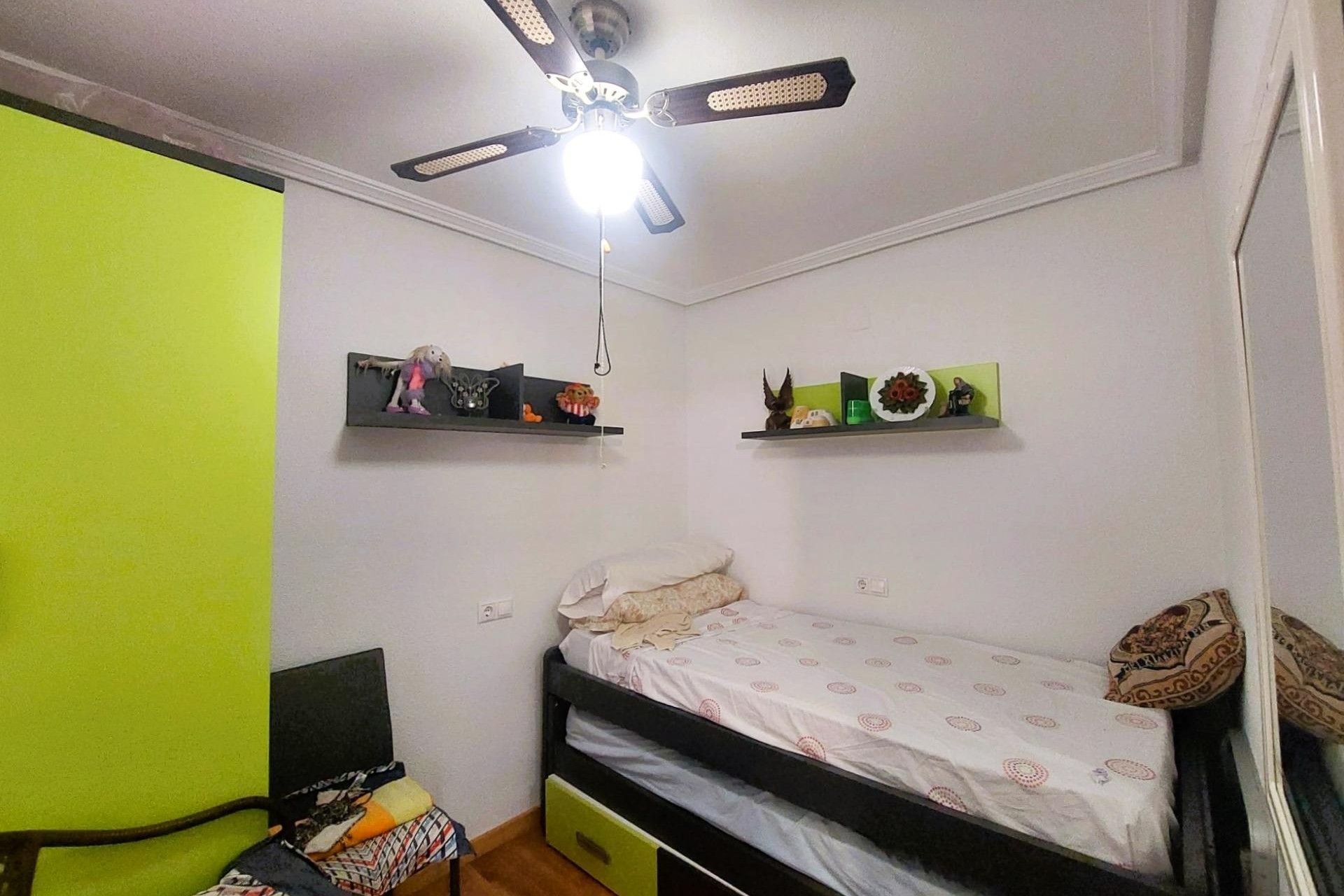 Resale - Apartment / flat -
Torrevieja - Centro