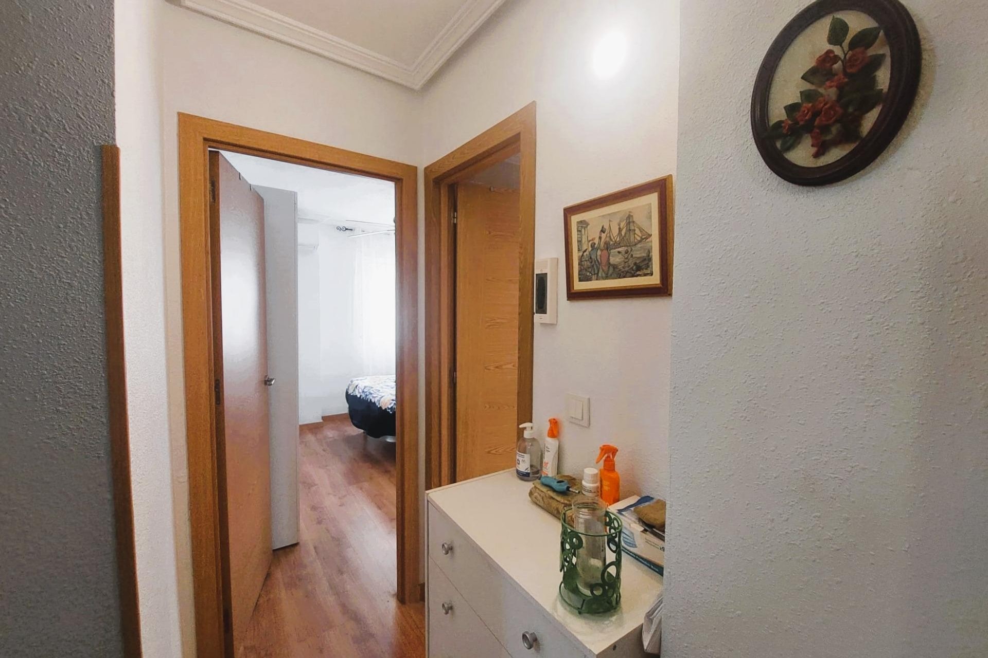 Resale - Apartment / flat -
Torrevieja - Centro