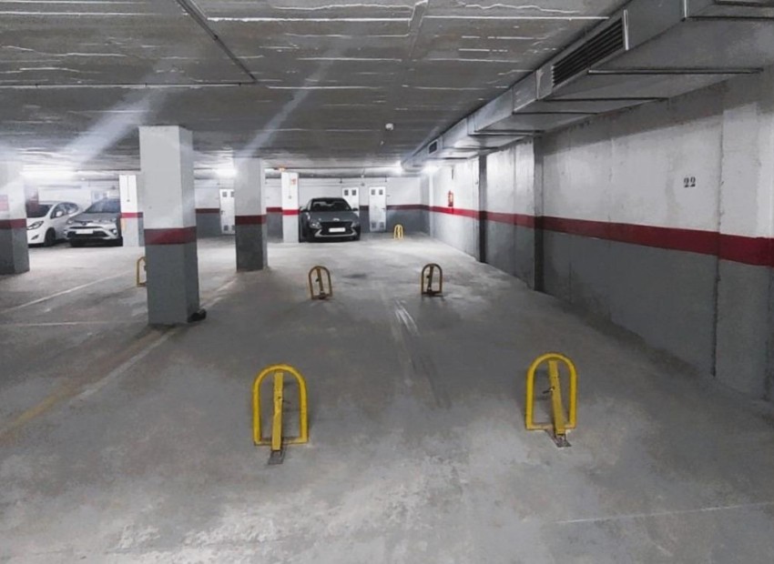 Reventa - Parking -
Torrevieja - Playa de los Locos