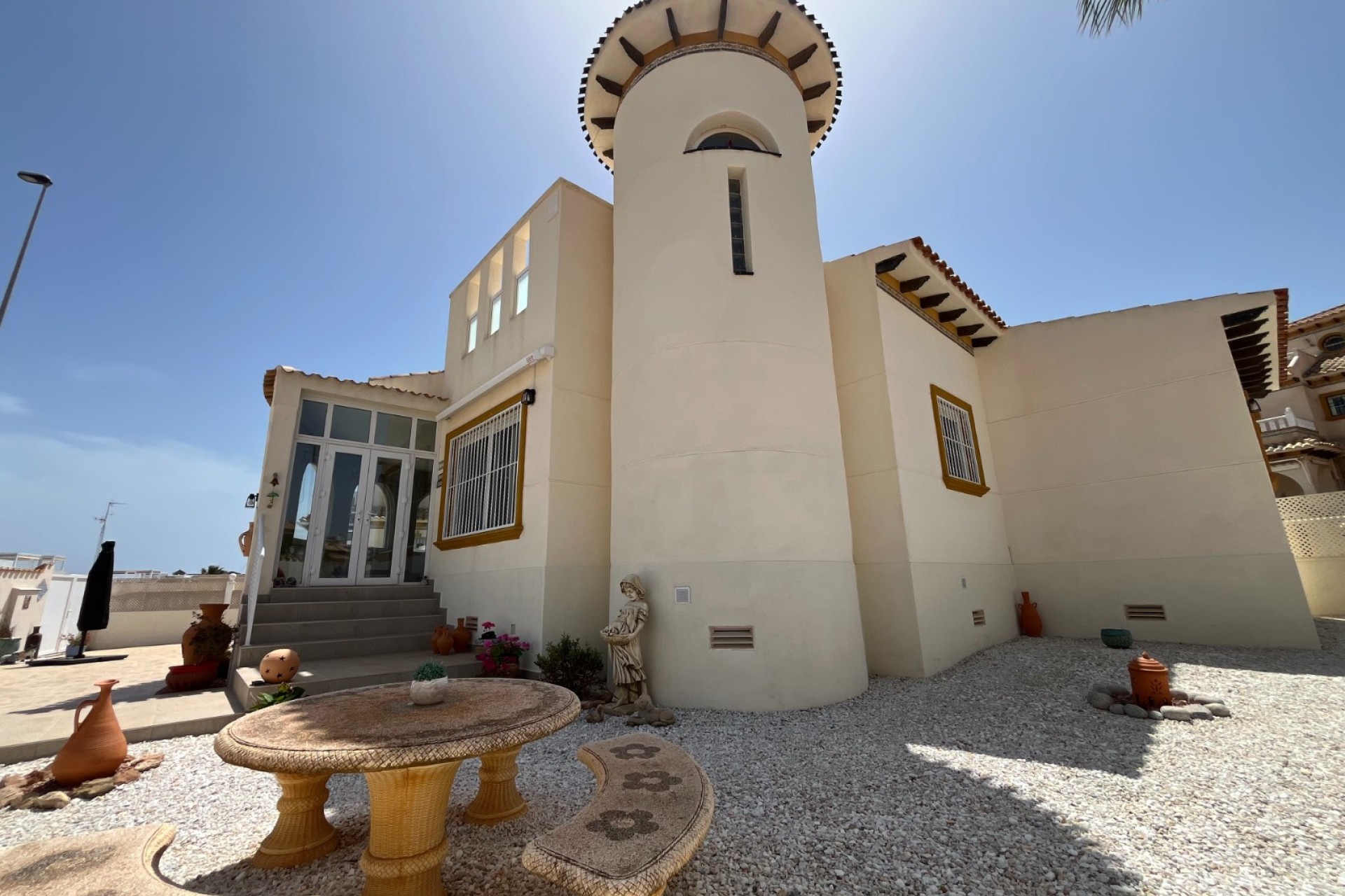 Videresalg - Villa -
Cabo Roig
