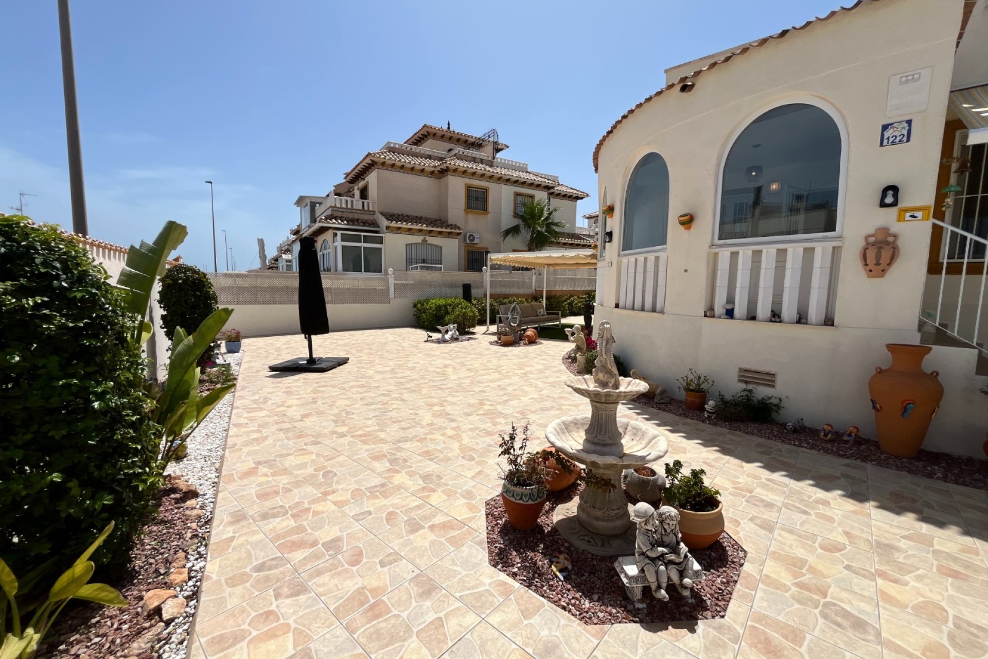 Videresalg - Villa -
Cabo Roig