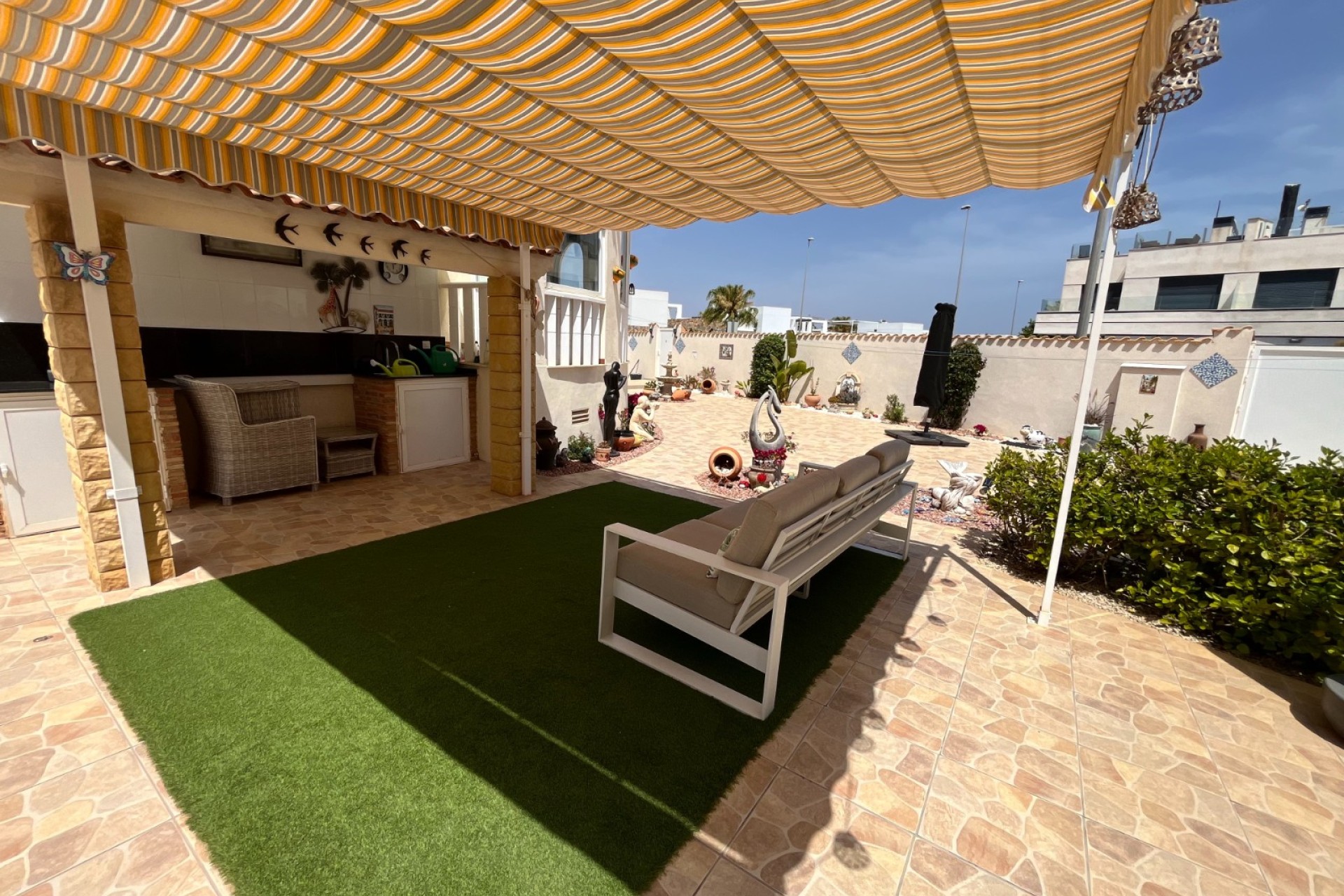 Videresalg - Villa -
Cabo Roig