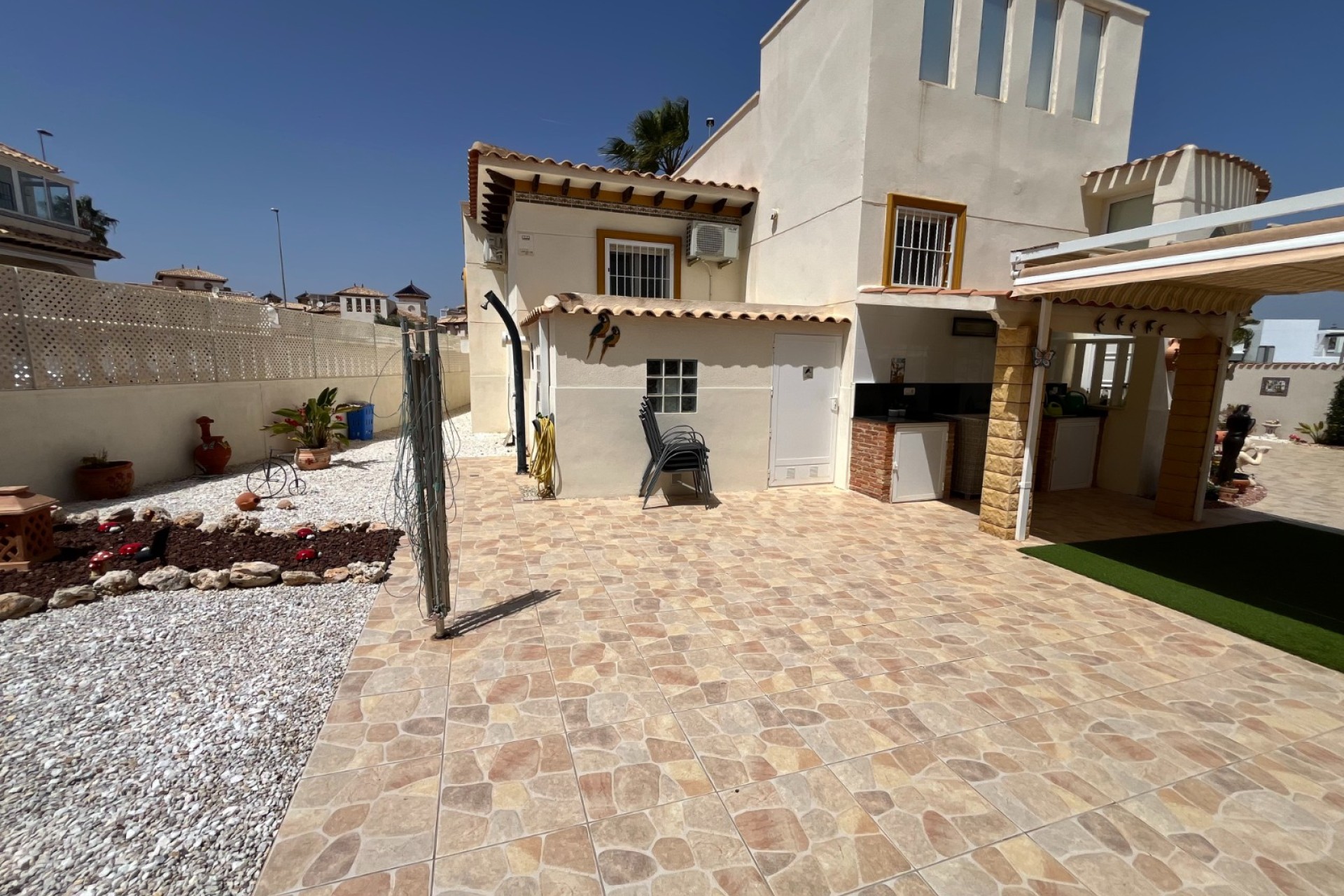Videresalg - Villa -
Cabo Roig