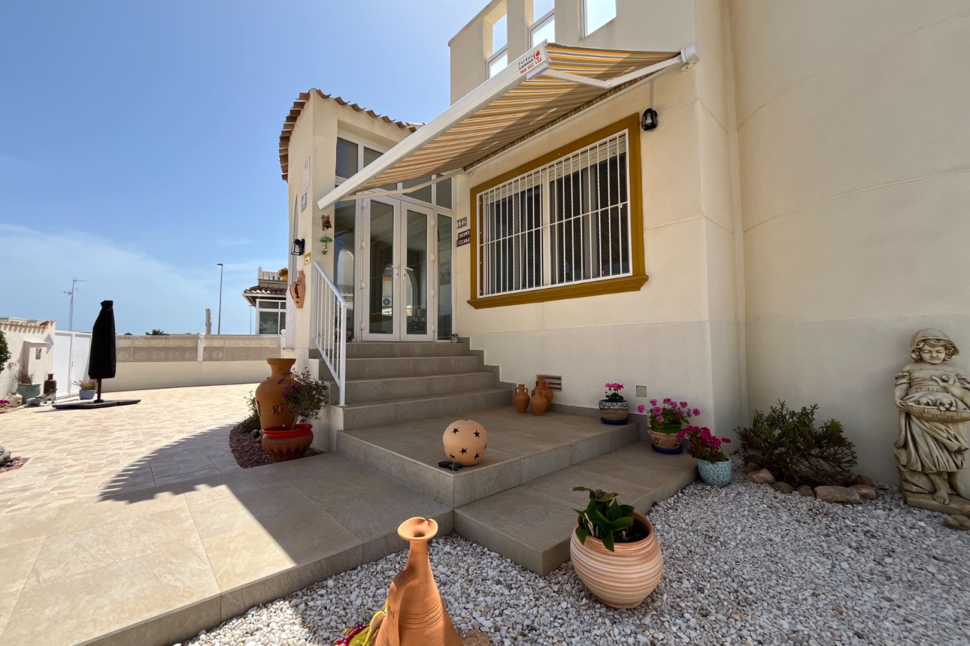 Videresalg - Villa -
Cabo Roig
