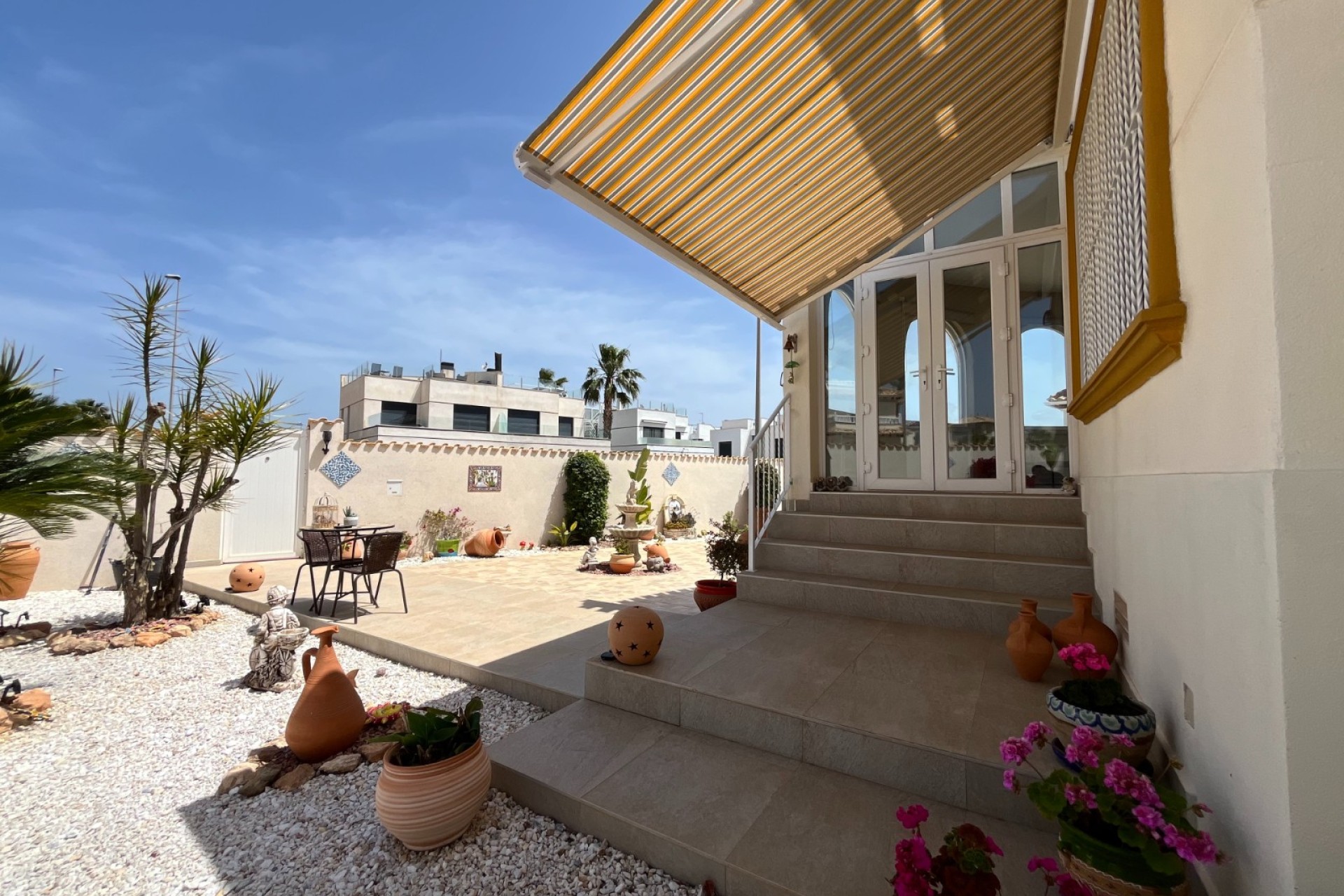 Videresalg - Villa -
Cabo Roig