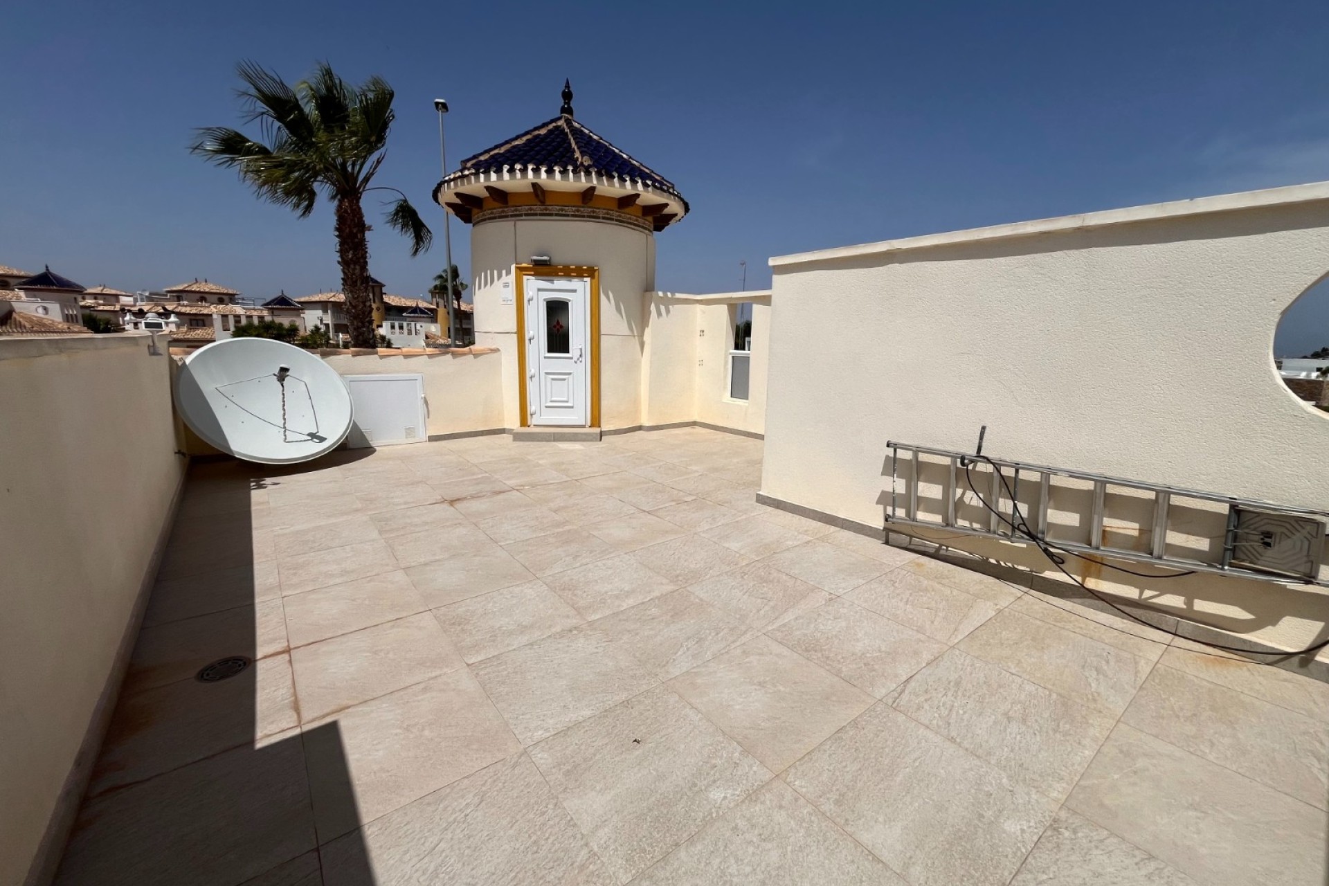 Videresalg - Villa -
Cabo Roig