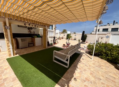Videresalg - Villa -
Cabo Roig