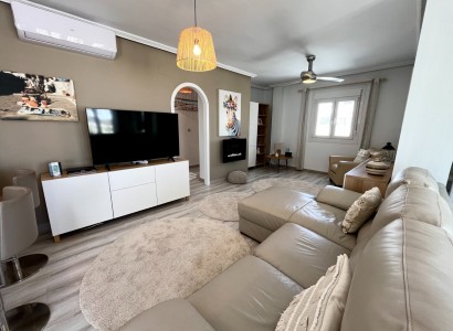 Videresalg - Villa -
Cabo Roig