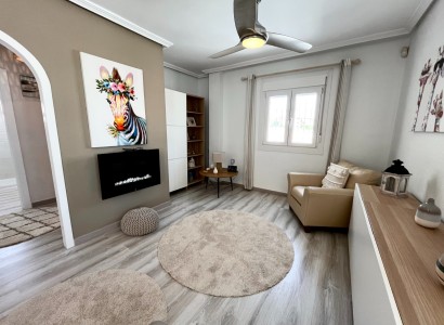 Videresalg - Villa -
Cabo Roig
