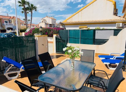 Videresalg - Rækkehus -
Cabo Roig