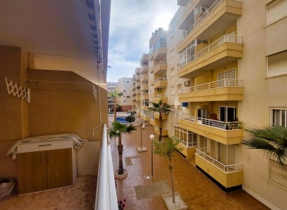 Resale - Apartment / flat -
Torrevieja - Centro