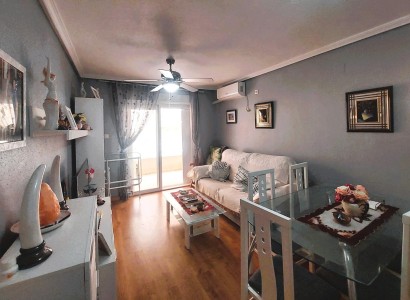 Resale - Apartment / flat -
Torrevieja - Centro