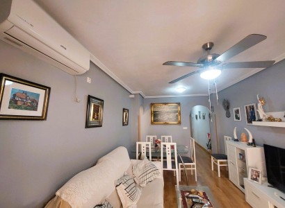 Resale - Apartment / flat -
Torrevieja - Centro