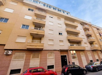 Resale - Apartment / flat -
Torrevieja - Centro