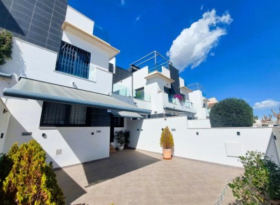 Resale - Townhouse -
Pilar de la Horadada - Torre De La Horadada