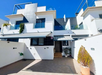 Resale - Townhouse -
Pilar de la Horadada - Torre De La Horadada