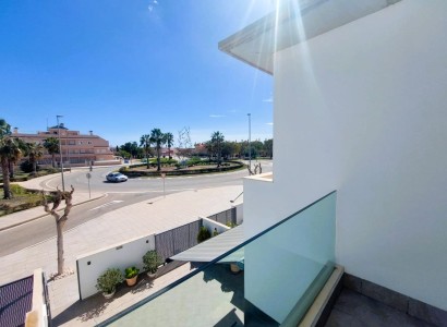 Resale - Townhouse -
Pilar de la Horadada - Torre De La Horadada