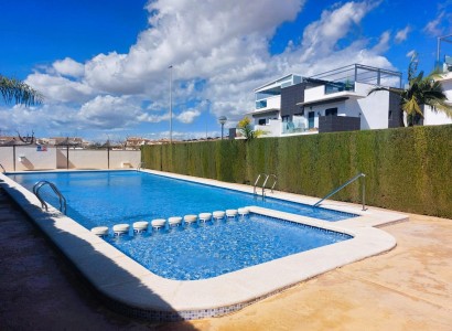 Resale - Townhouse -
Pilar de la Horadada - Torre De La Horadada